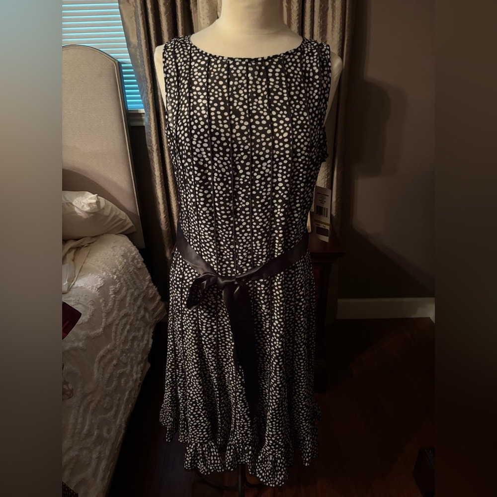 Jessica Howard Black and White Midi Dress